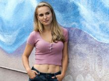 Anna Rose Holmer