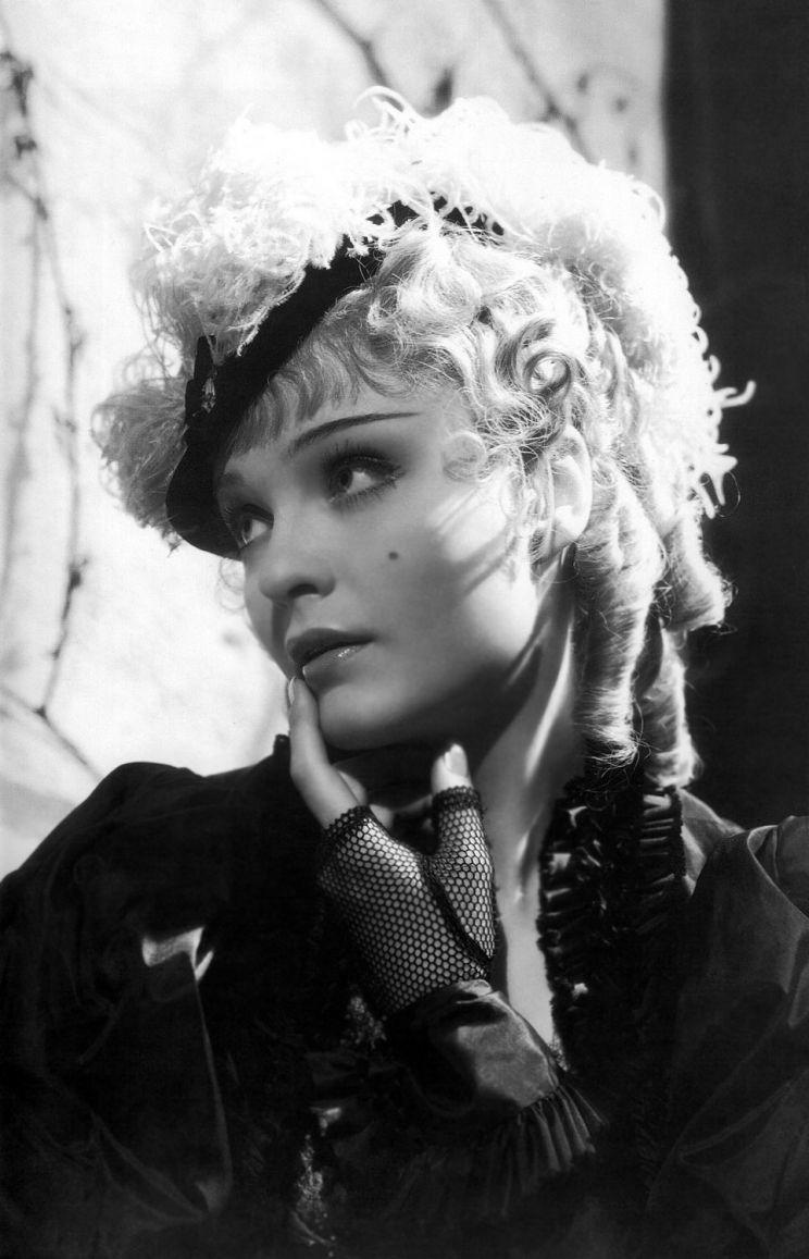 Anna Sten