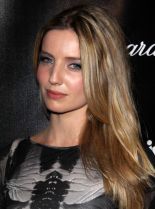 Annabelle Wallis