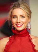 Annabelle Wallis