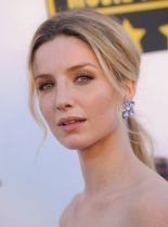 Annabelle Wallis