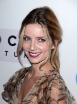 Annabelle Wallis
