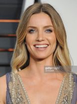 Annabelle Wallis photo