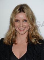 Annabelle Wallis