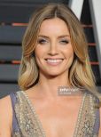 Annabelle Wallis