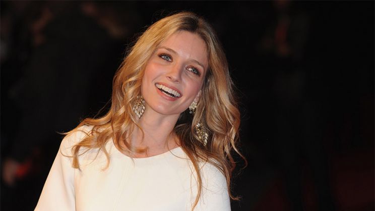 Annabelle Wallis