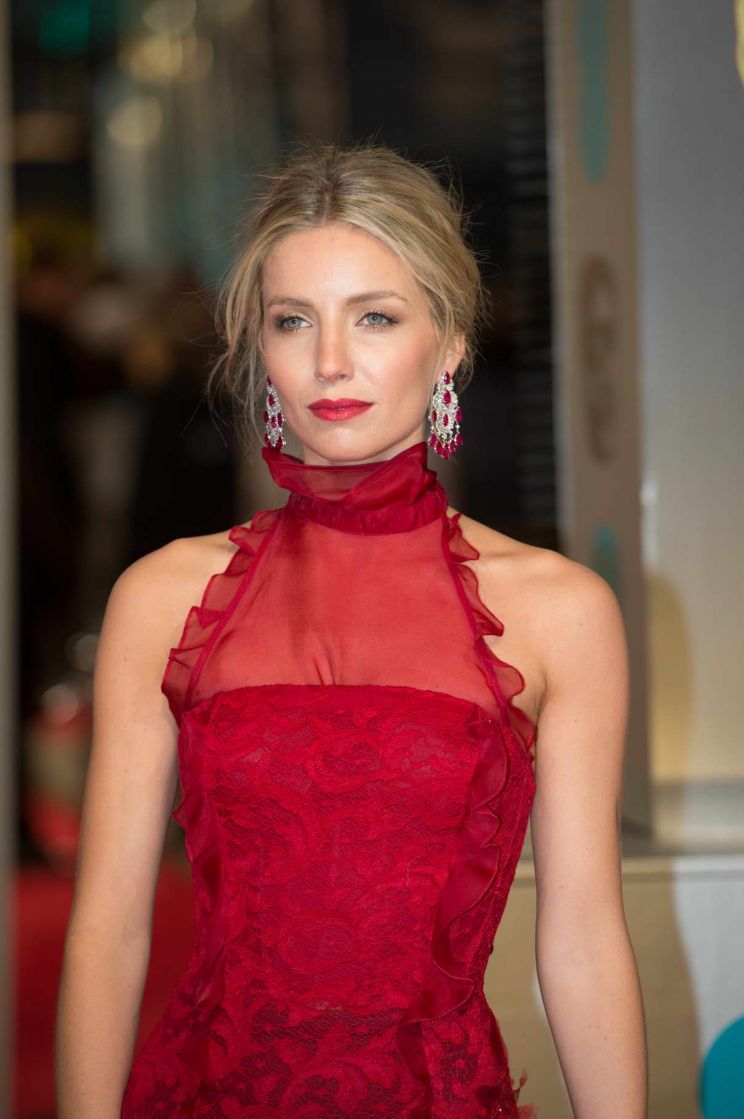Annabelle Wallis