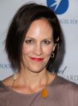 Annabeth Gish