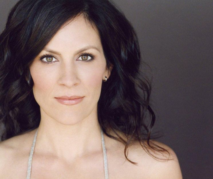 Annabeth Gish