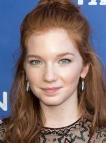 Annalise Basso photo