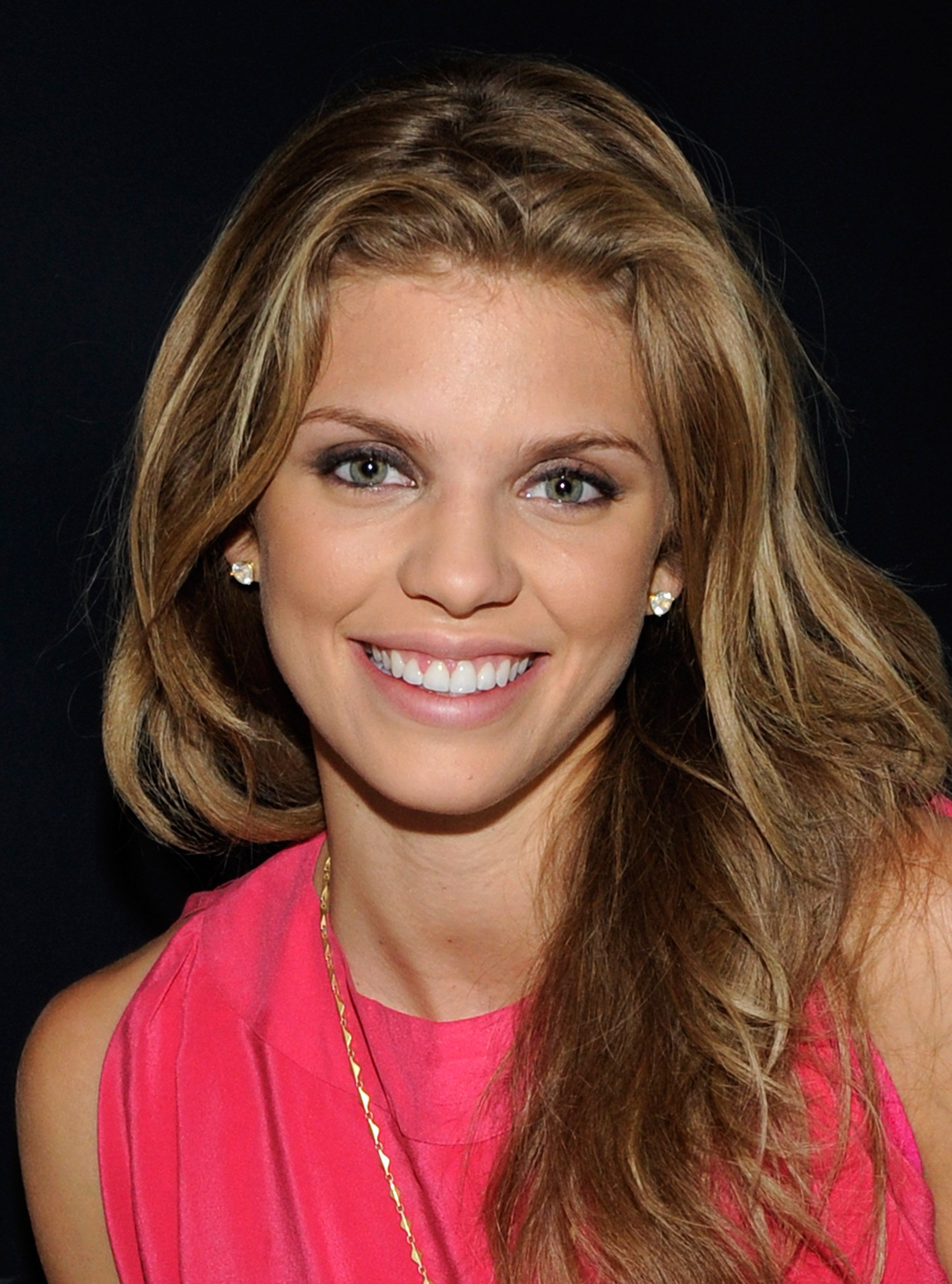 Pictures of AnnaLynne McCord