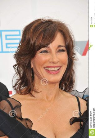 Anne Archer