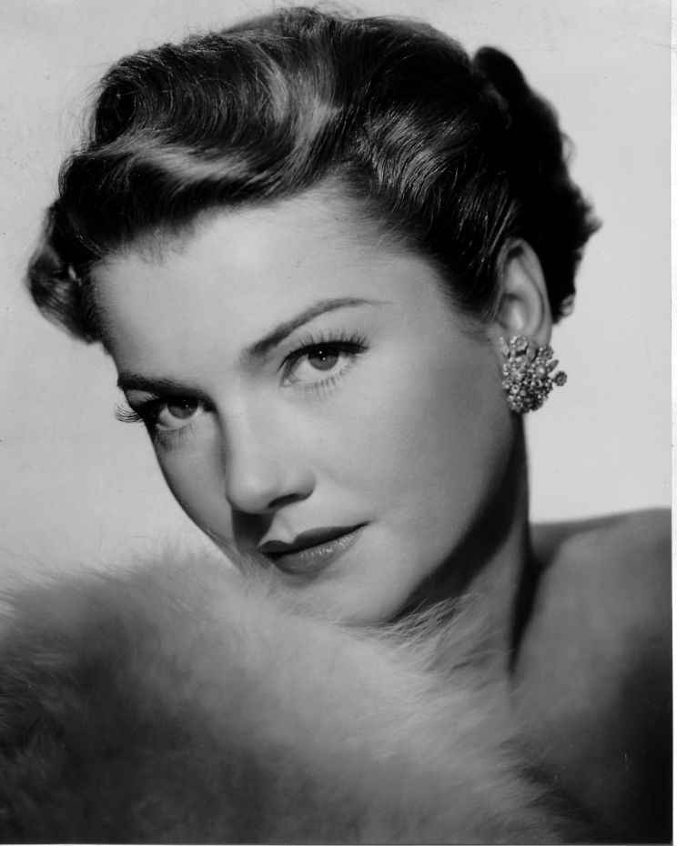 Anne Baxter