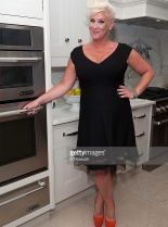 Anne Burrell