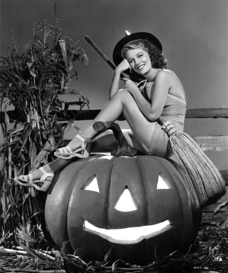 Anne Gwynne