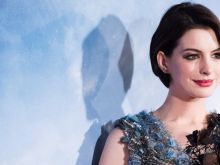 Anne Hathaway photo
