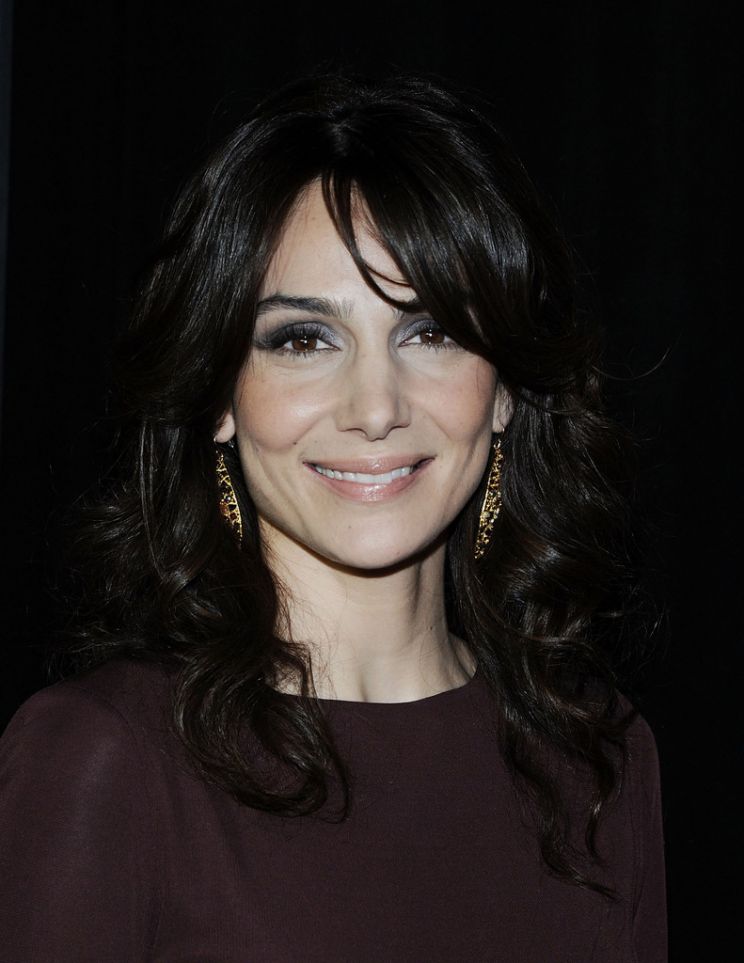 Annie Parisse