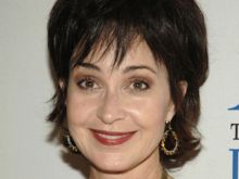 Annie Potts photo