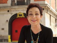 Annie Potts photo