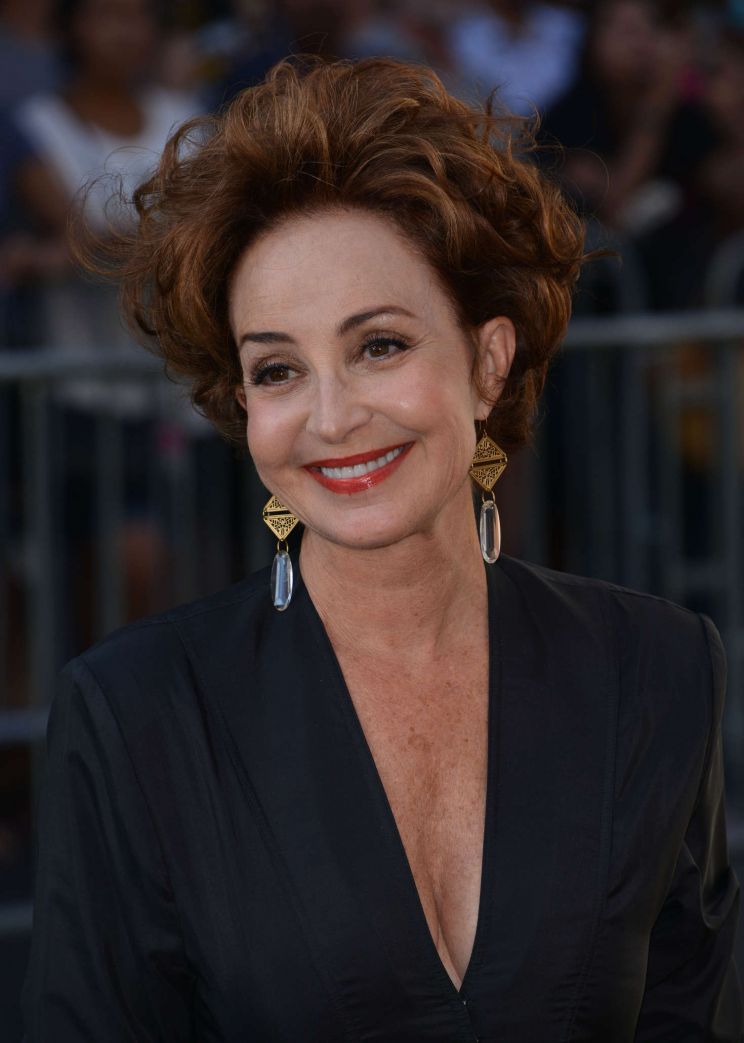 Annie Potts