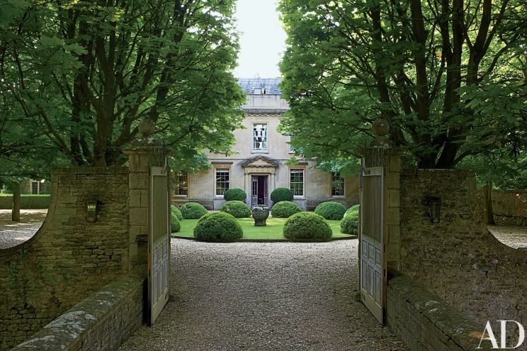 Anouska Hempel