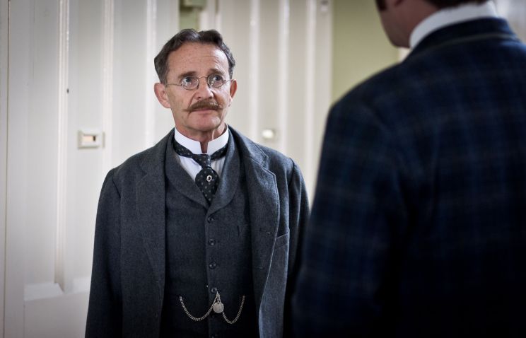 Anton Lesser