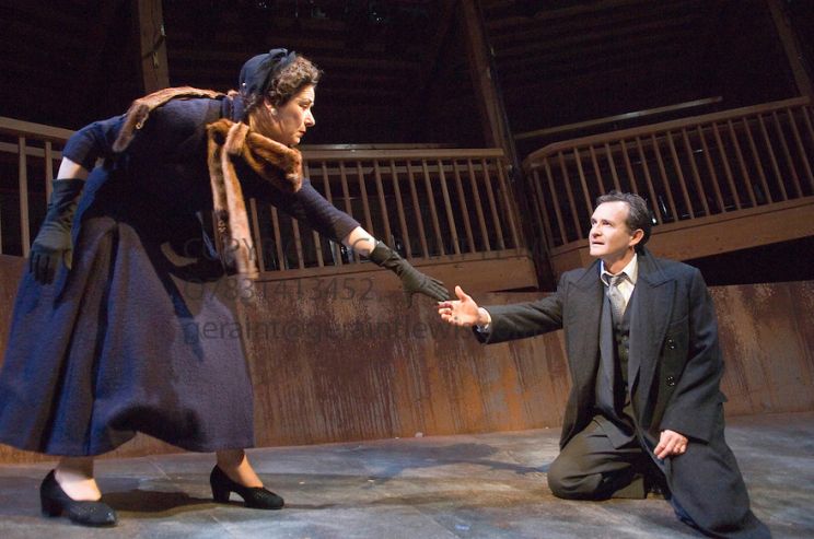 Anton Lesser