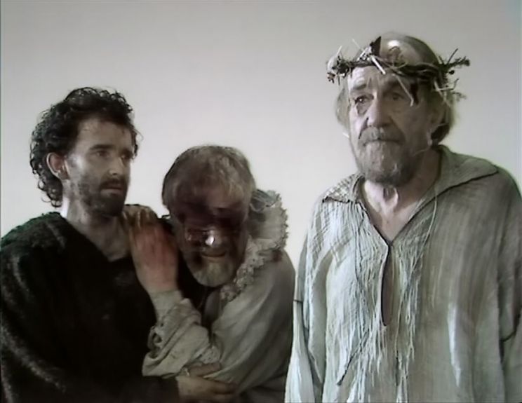 Anton Lesser