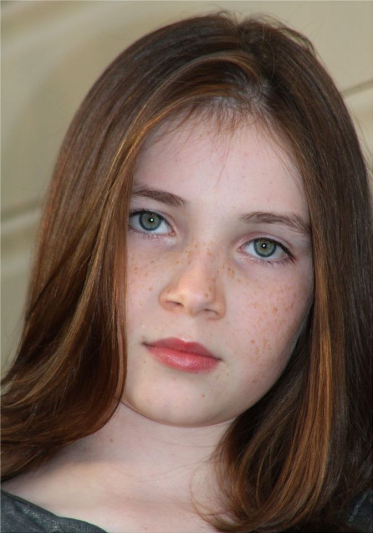 Xoe Arabella Age