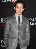 Aramis Knight