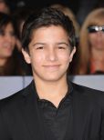 Aramis Knight