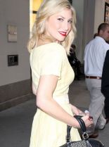 Ari Graynor photo