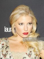 Ari Graynor photo