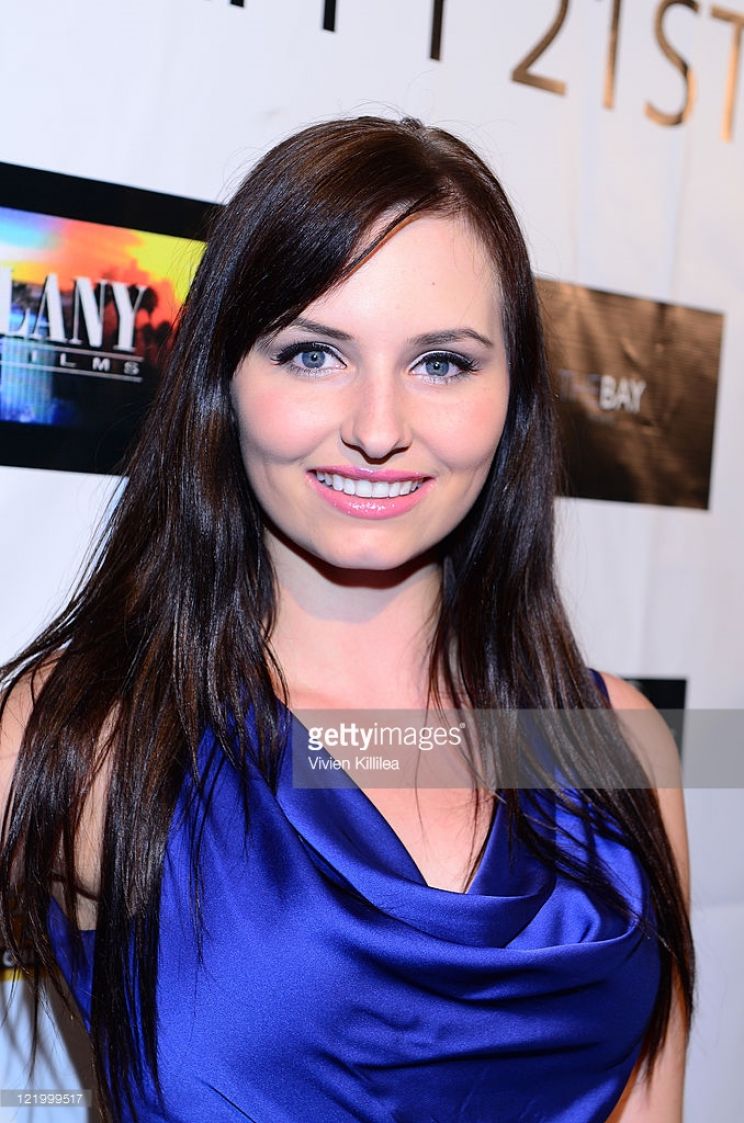 Ariel Teal Toombs