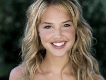 Arielle Kebbel