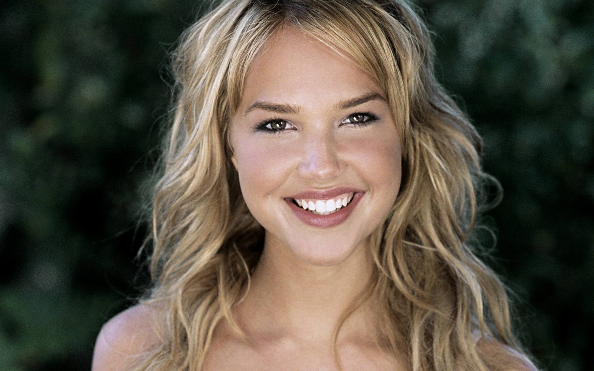 Arielle kebbel pics