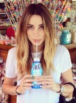 Arielle Vandenberg photo