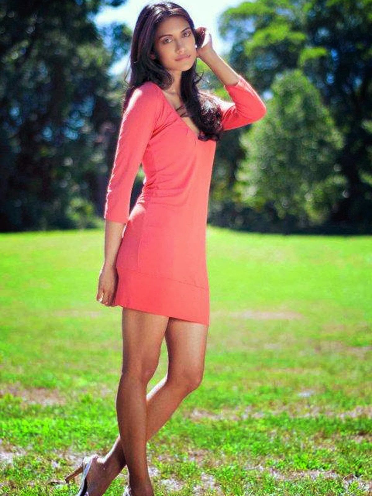 Pictures of Arienne Mandi