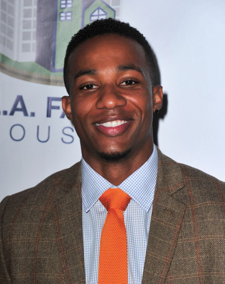 Arlen Escarpeta