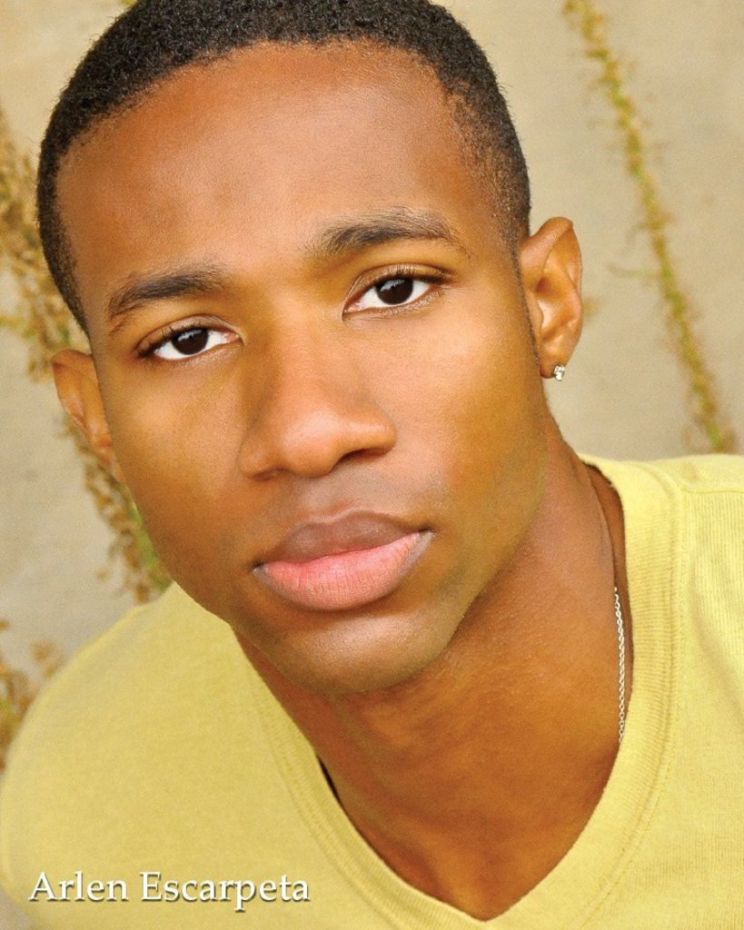 Pictures of Arlen Escarpeta