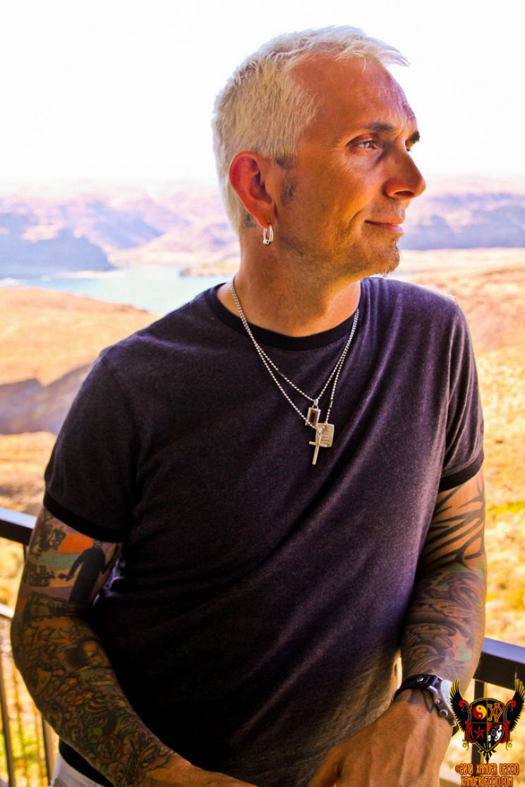 Art Alexakis