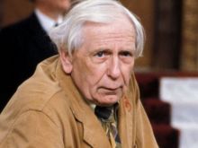 Arthur English