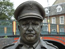 Arthur Lowe