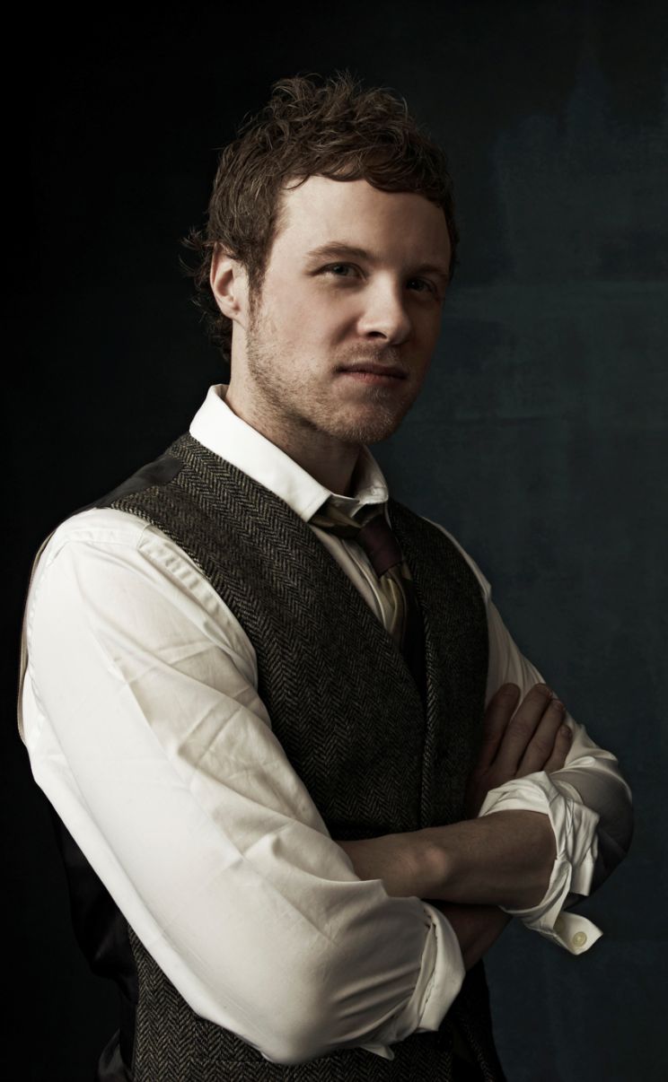 Ashton Holmes