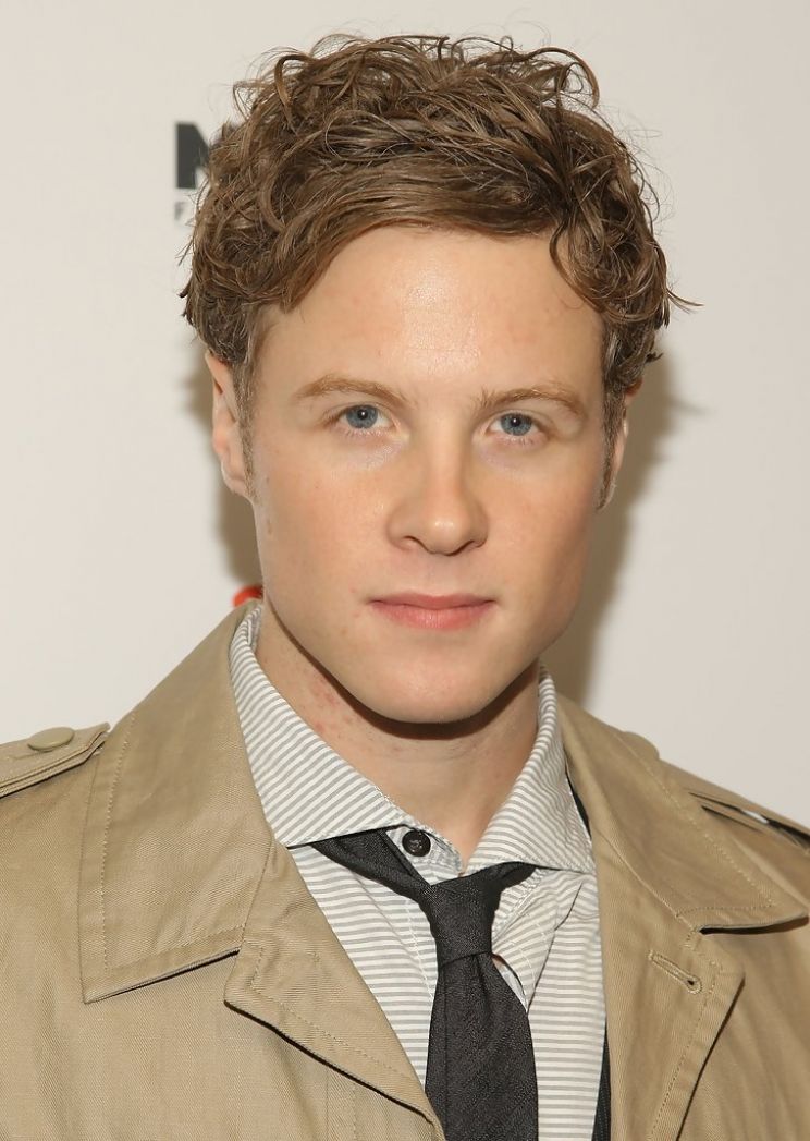Ashton Holmes