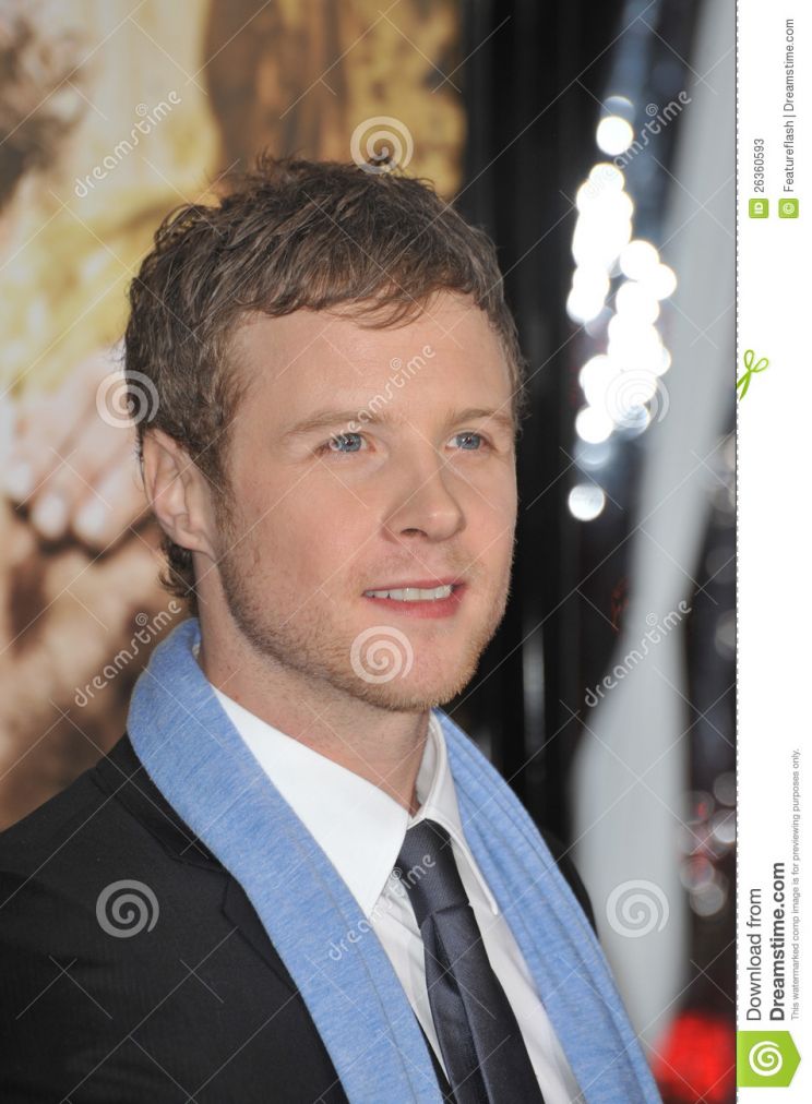 Ashton Holmes