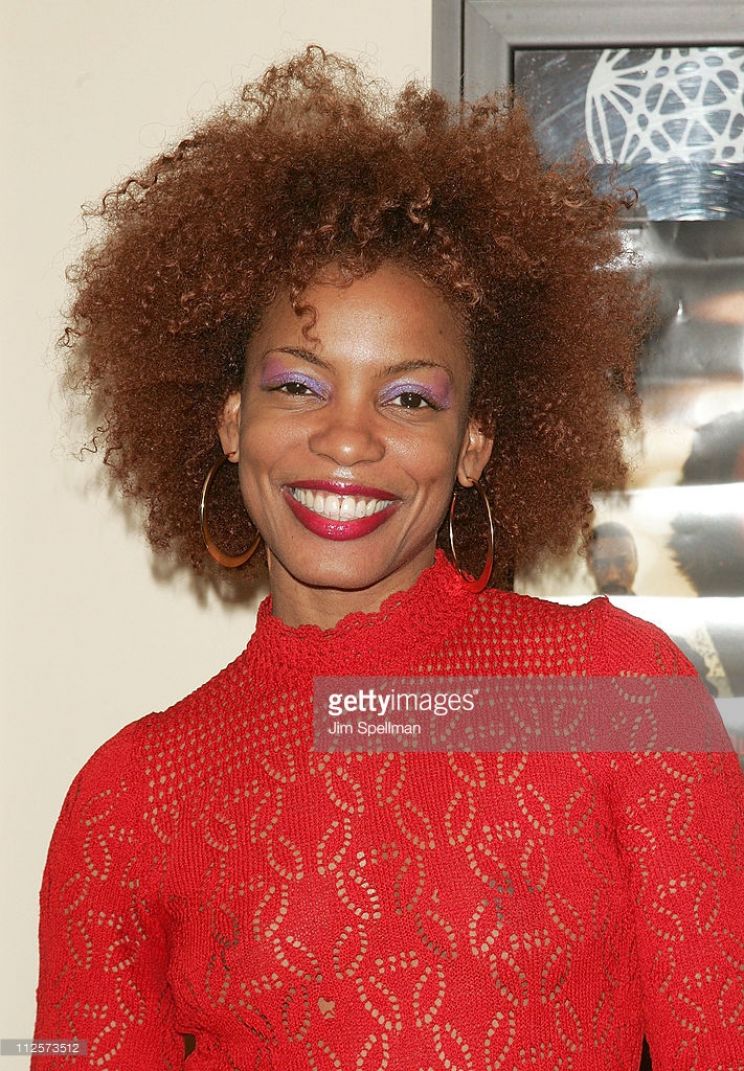 Aunjanue Ellis's Biography, Aunjanue Ellis was born in San Francisco, ...