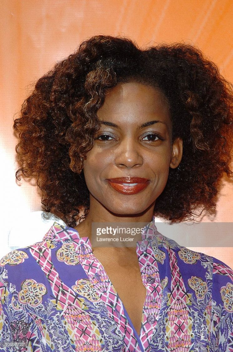 Aunjanue Ellis