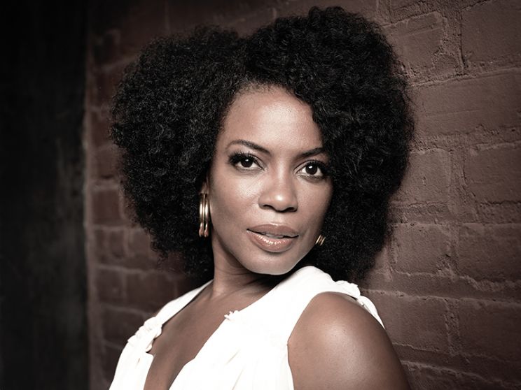 Aunjanue Ellis