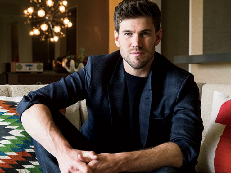 Austin Stowell